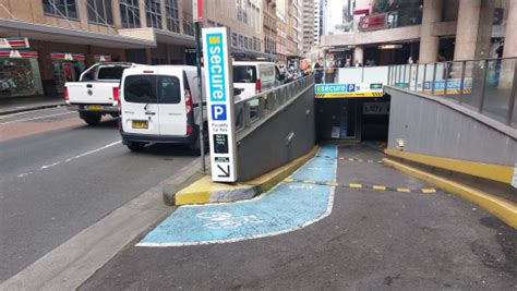 parking in castlereagh st sydney.